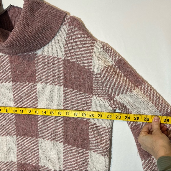 Olive & Oak Checkered Turtleneck Sweater Size Large Pink Women’s Soft plaid - Picture 4 of 7